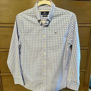 Vineyard Vines Boys classic button down shirt.  Size Large (16)